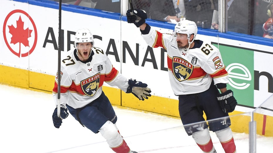 Internet InfoMedia panthers beat oilers in game 5 of stanley cup final to reach brink of title
