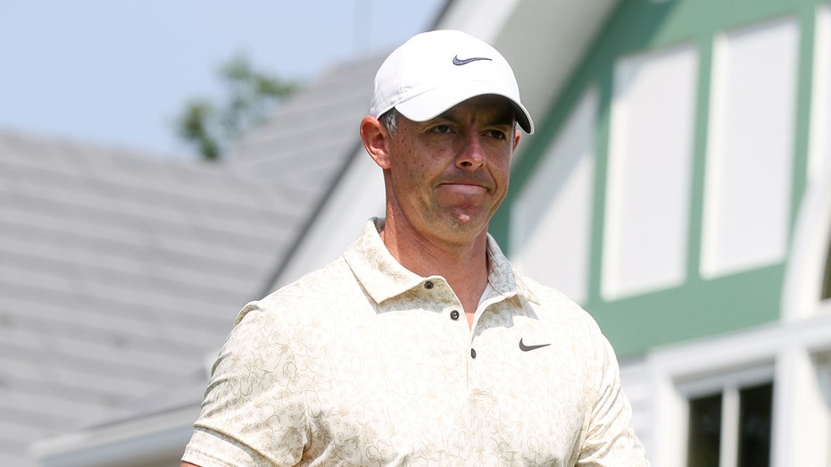 Rory McIlroy among top golfers struggling through treacherous Oakmont rough in opening round of US Open Internet InfoMedia rory mcilroy among top golfers struggling through treacherous oakmont rough in opening round of us open