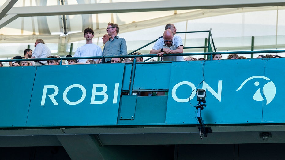 Tennis star Alexander Zverev steps in to offer aid after fan, 62, gets struck by fallen advertising board Internet InfoMedia tennis star alexander zverev steps in to offer aid after fan 62 gets struck by fallen advertising board