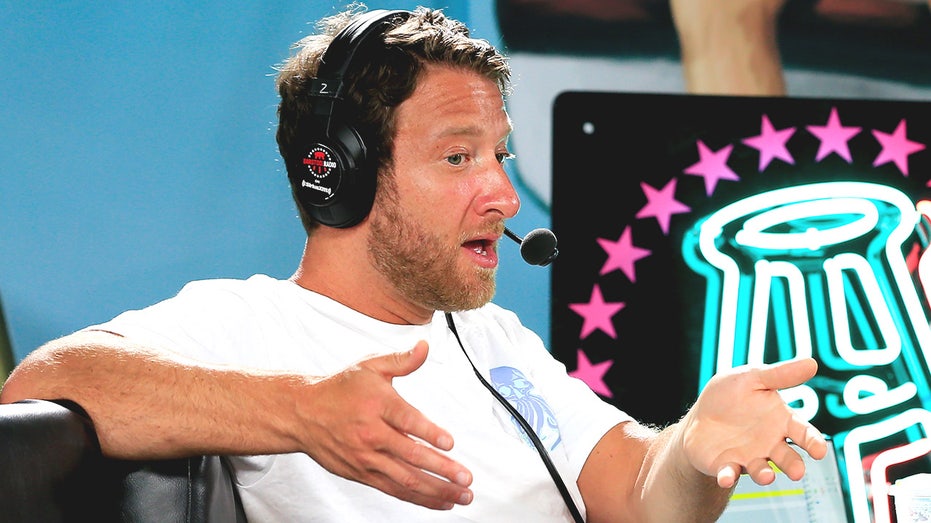 Internet InfoMedia dave portnoy touts new fox sports barstool partnership says the skys the limit