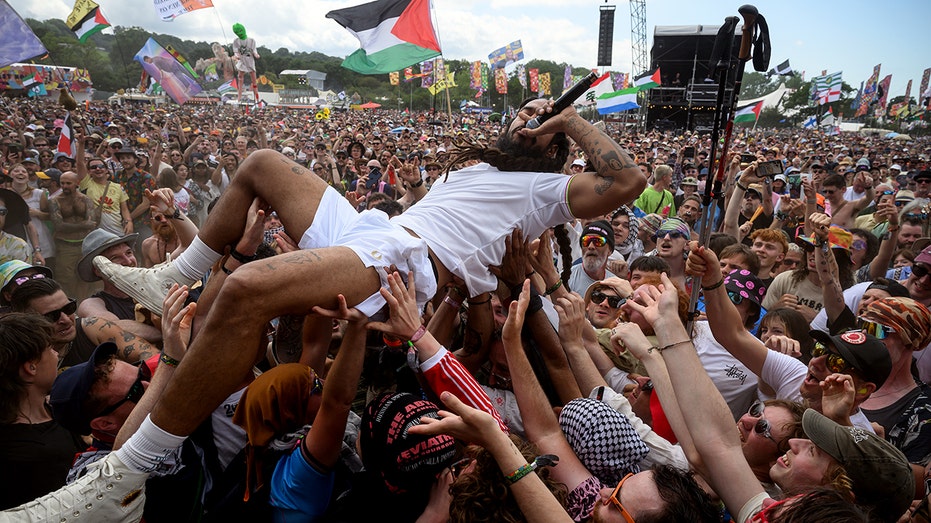 Even before Glastonbury Festival hate chants, UK Jews warned of alarming rise in antisemitism Internet InfoMedia even before glastonbury festival hate chants uk jews warned of alarming rise in antisemitism