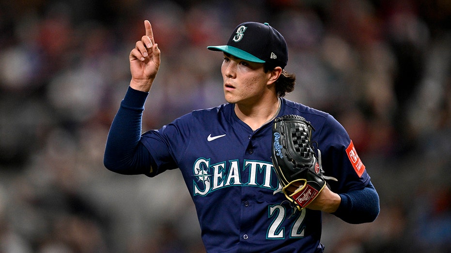 Internet InfoMedia mariners capture bryan woos parents erupting with joy he reveals 1st all star game selection
