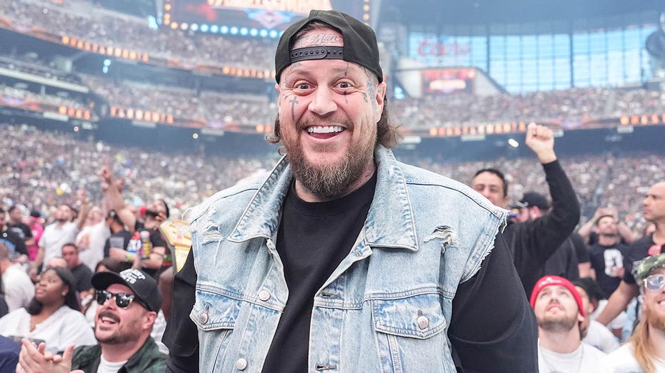 Internet InfoMedia country star jelly roll confirms hes dropped 200 pounds and eyes another 50 more