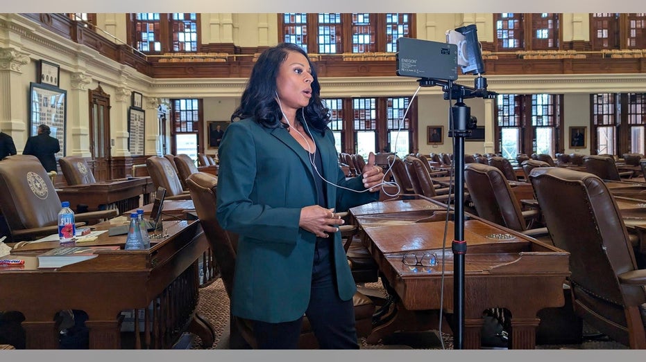 Internet InfoMedia dem texas lawmaker spends night on state house floor after refusing gop mandated police escort