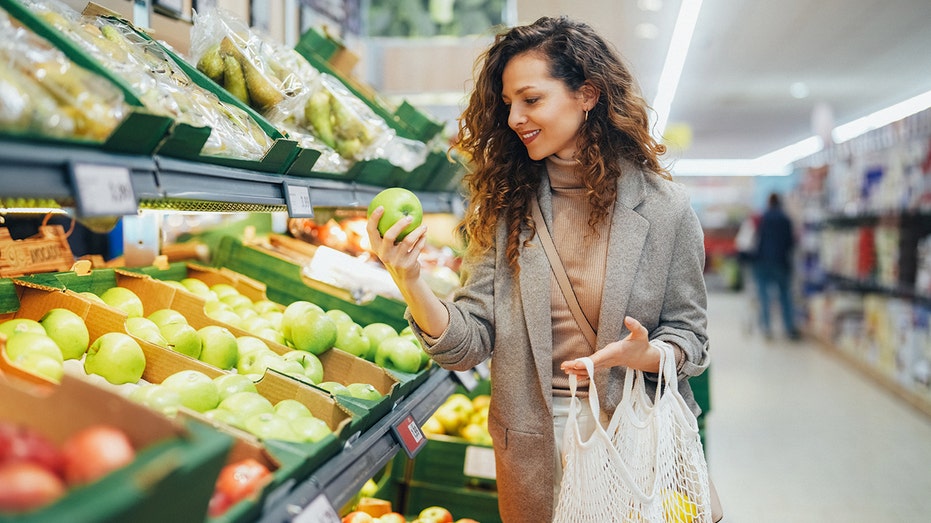 Fruit and vegetable coatings on grocery-store produce in the spotlight: 'Know what we're eating' Internet InfoMedia fruit and vegetable coatings on grocery store produce in the spotlight know what were eating