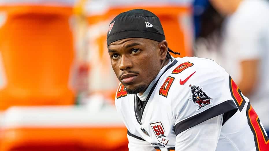 Internet InfoMedia nfl free agent shilo sanders hit with fine after preseason game altercation with bills player report