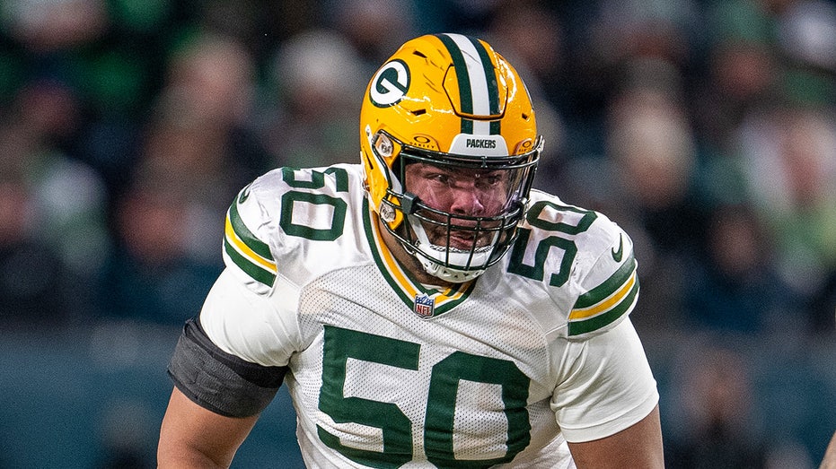 Internet InfoMedia packers zack tom ejected as fights break out during heated joint practice with seahawks