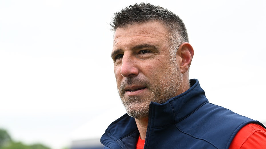 Internet InfoMedia patriots coach mike vrabel clashes with media over stefon diggs uncertain season opener status