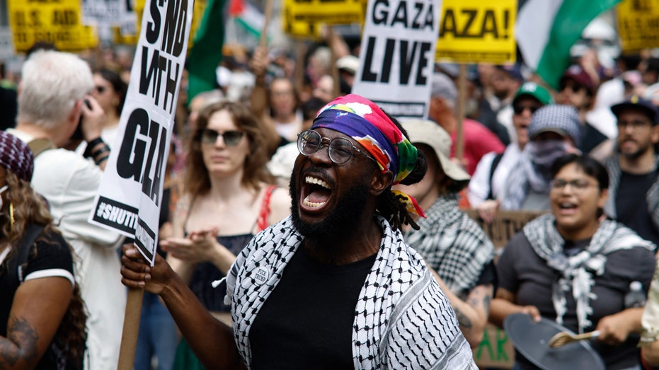 Internet InfoMedia thousands storm manhattan calling for global intifada a phrase with a pending violence designation