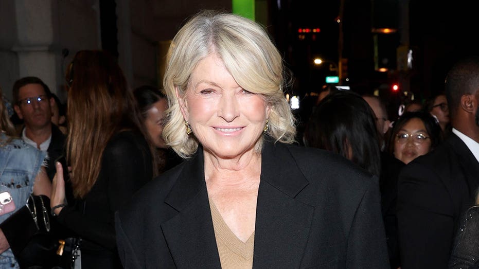 Martha Stewart reveals 'lots of people' slide into her DMs after viral thirst traps Internet InfoMedia martha stewart reveals lots of people slide into her dms after viral thirst traps