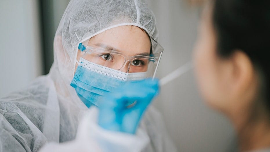 Internet InfoMedia new virus strain spikes in 9 us states with symptoms from brain fog to persistent cough