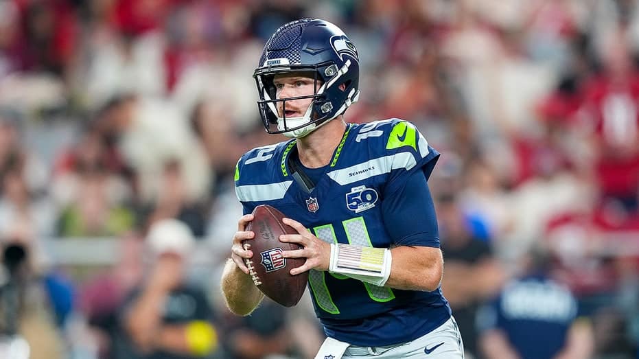 Internet InfoMedia seahawks stave off cardinals with game winning field goal in thrilling win on the road