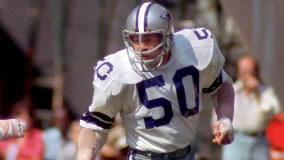 Internet InfoMedia super bowl champion dd lewis dead at 79