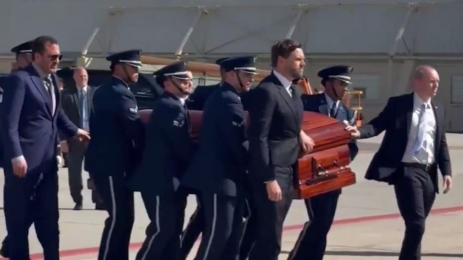 Vice President JD Vance escorts Charlie Kirk's casket before flight on Air Force Two from Utah to Arizona Internet InfoMedia vice president jd vance escorts charlie kirks casket before flight on air force two from utah to arizona