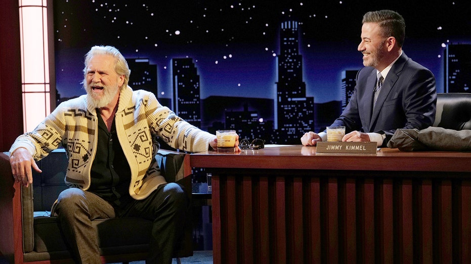 Actor Jeff Bridges tells ICE to get 'off our streets' as 'The Dude' character on 'Jimmy Kimmel Live!' Internet InfoMedia actor jeff bridges tells ice to get off our streets as the dude character on jimmy kimmel live