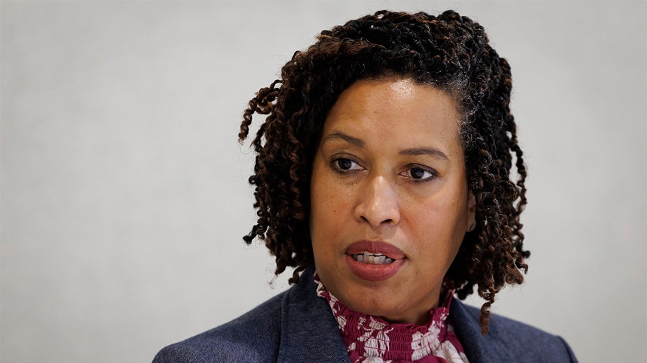 Internet InfoMedia bowser doesnt think its legal for national guard to police americans on american soil