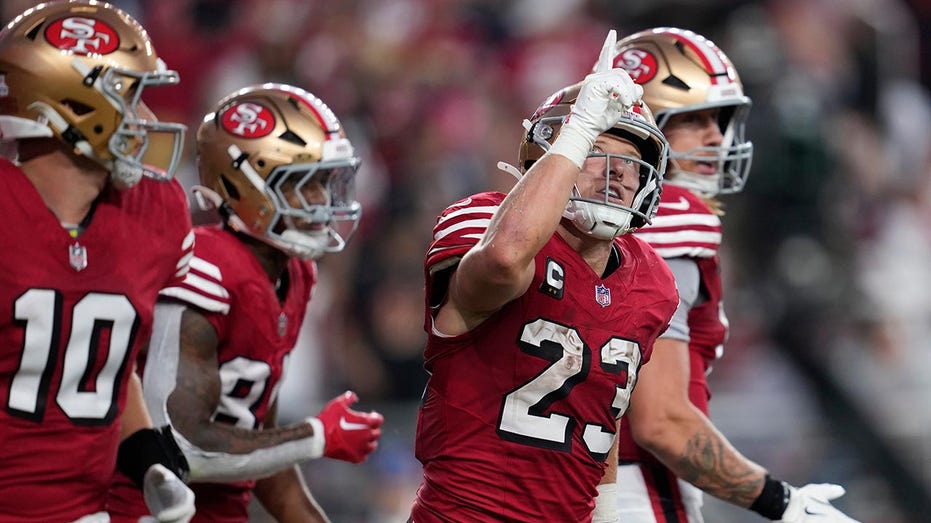 Christian McCaffrey's offensive explosion, 49ers' defense help stymie Falcons in win Internet InfoMedia christian mccaffreys offensive explosion 49ers defense help stymie falcons in win