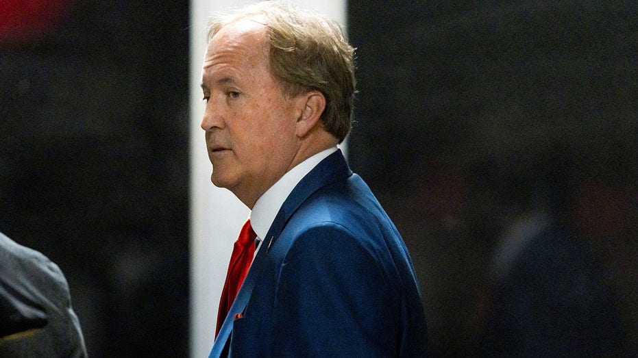 Internet InfoMedia texas arrests 8 in widening probe of midwife accused of illegal abortions