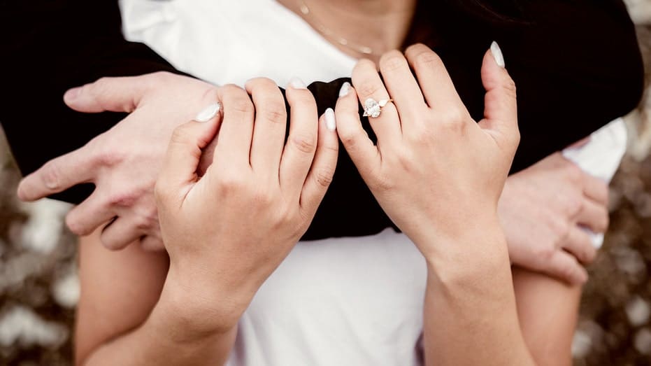 Unorthodox singles program aims to put 'The Feels' back in modern dating Internet InfoMedia unorthodox singles program aims to put the feels back in modern dating