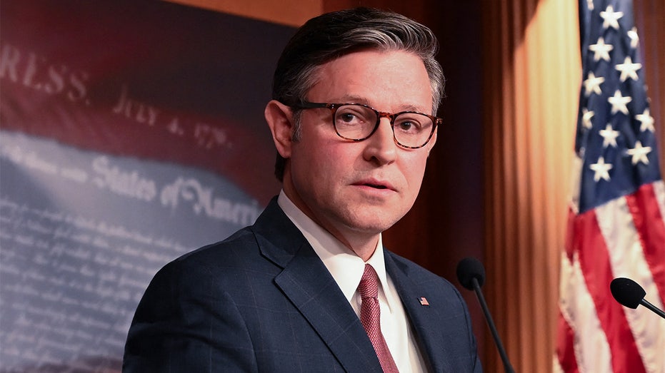 Internet InfoMedia white house may run out of funds to pay military if shutdown continues johnson warns