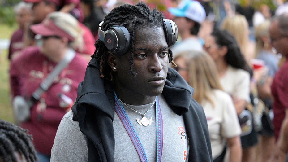 Florida State football's Ethan Pritchard leaves rehab after shooting, reunites with teammates Internet InfoMedia florida state footballs ethan pritchard leaves rehab after shooting reunites with teammates